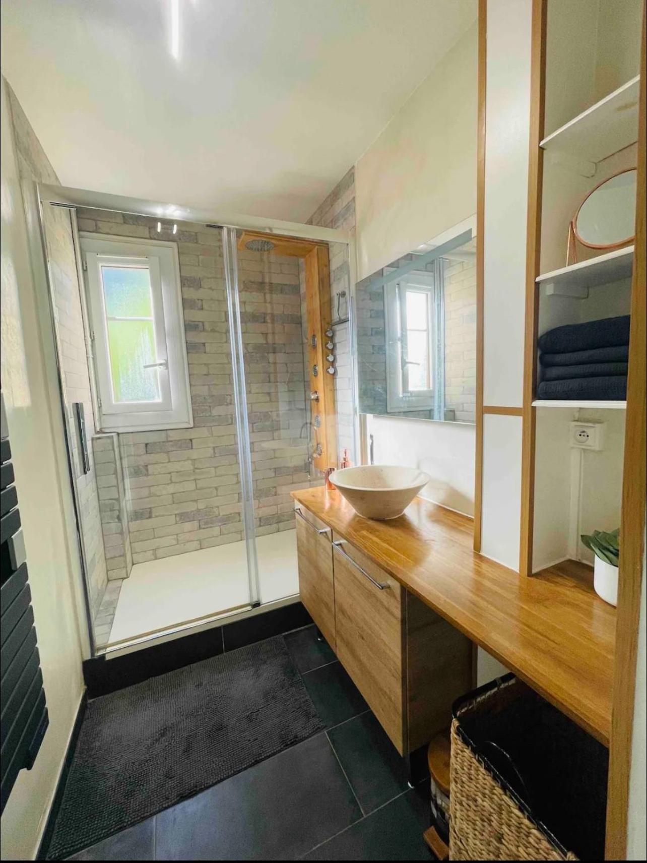 Modern 2 Bedroom Apartment Near Paris Metro, Giant Flat Screen Tv 85 Inches, Balcony, Free Parking Ivry-sur-Seine Exteriér fotografie